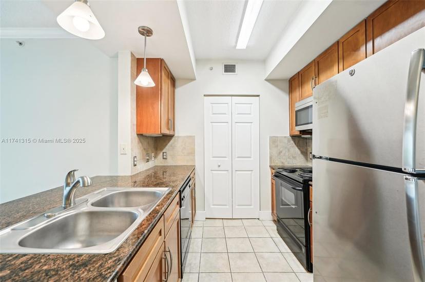 Picture of 2000 N Bayshore Dr # 304, Miami FL 33137