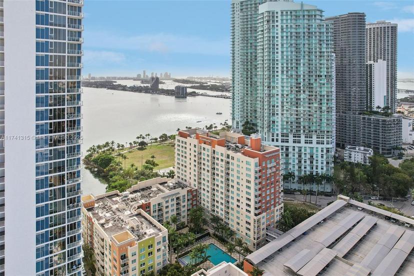 Picture of 2000 N Bayshore Dr # 304, Miami FL 33137