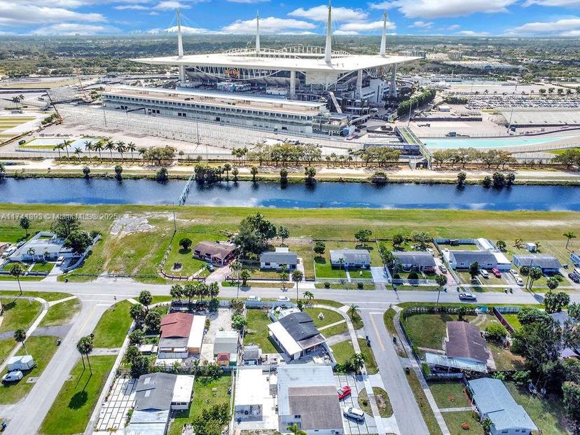 Picture of 2210 NW 204Th St, Miami Gardens FL 33056