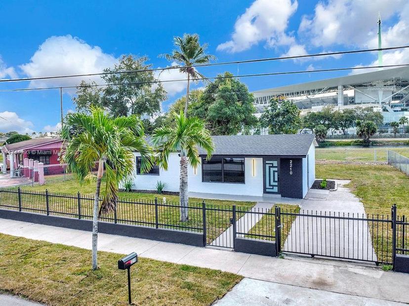 Picture of 2210 NW 204Th St, Miami Gardens FL 33056