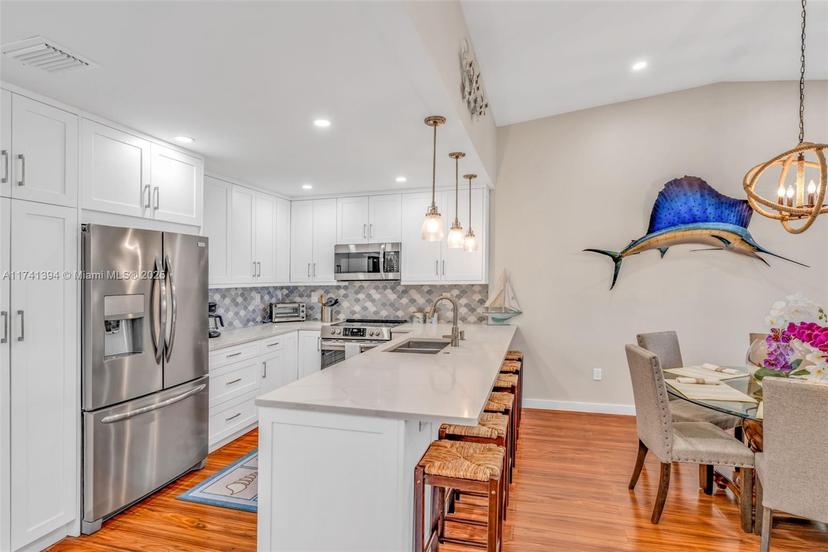 Picture of 9860 Leeward Ave, Key Largo FL 33037