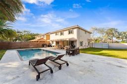 Picture of 8826 NW 189Th Ter, Hialeah, FL 33018