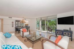Picture of 609 Ocean Dr # 2H, Key Biscayne, FL 33149
