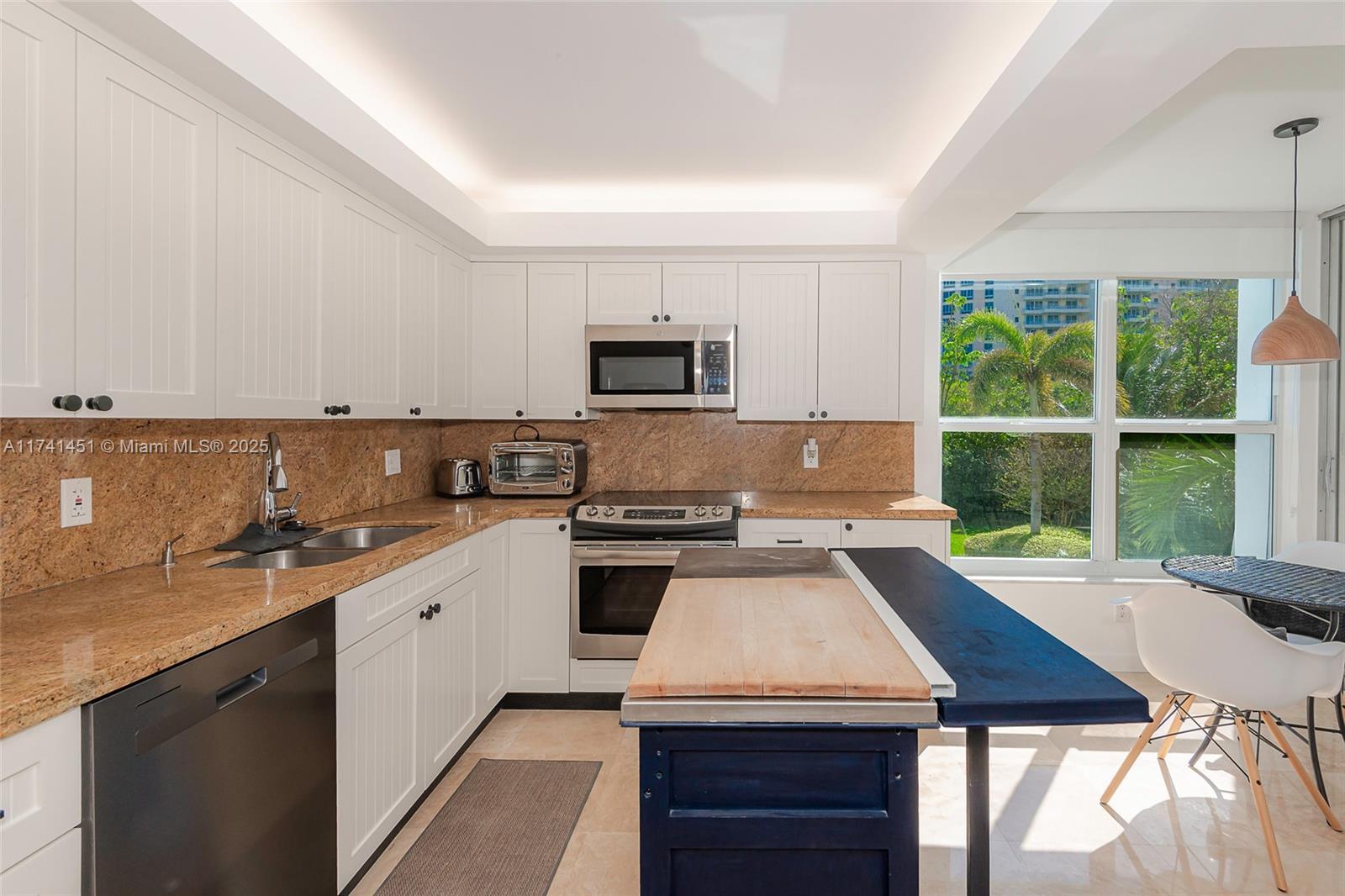 Picture of 609 Ocean Dr # 2H, Key Biscayne, FL 33149