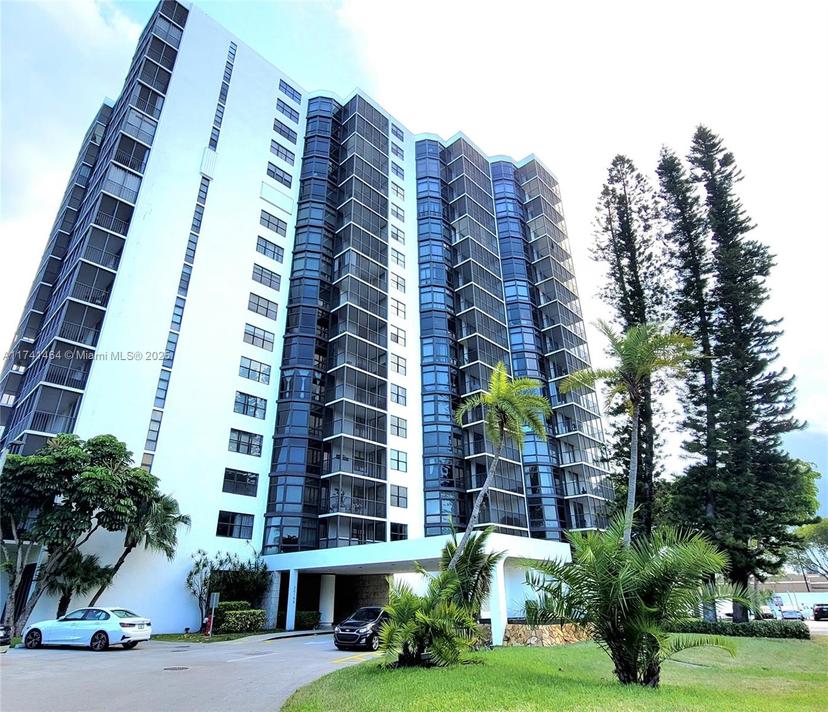 Picture of 20100 W Country Club Dr # 809, Aventura FL 33180