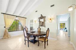 Picture of 2061 NE 207Th St, Miami, FL 33179