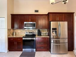 Picture of 810 SW 113Th Ter, Pembroke Pines, FL 33025