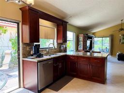 Picture of 810 SW 113Th Ter, Pembroke Pines, FL 33025