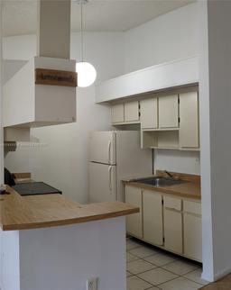Picture of 917 NE 199Th St # 206, Miami, FL 33179