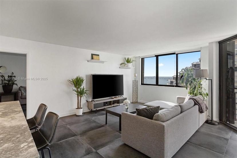 Picture of 540 Brickell Key Dr # 1519, Miami FL 33131