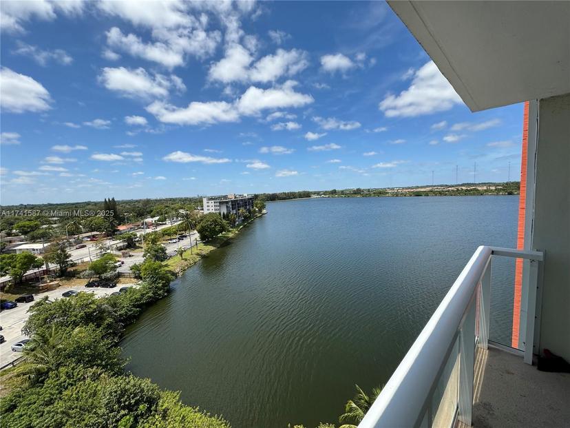 Picture of 1301 NE Miami Gardens Dr # 903W, Miami FL 33179