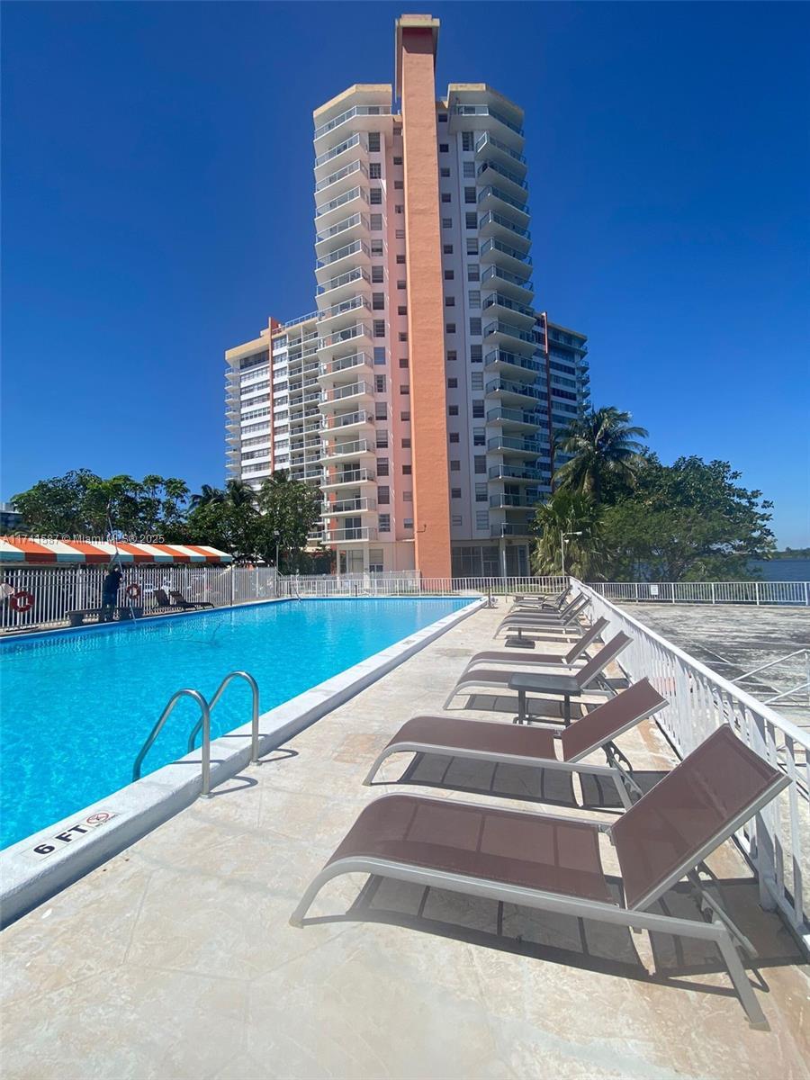 Picture of 1301 NE Miami Gardens Dr # 903W, Miami, FL 33179