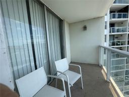 Picture of 1301 NE Miami Gardens Dr # 903W, Miami, FL 33179