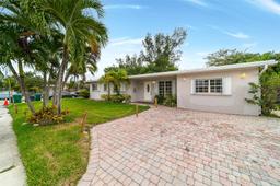 Picture of 2340 NE 192Nd St, Miami, FL 33180