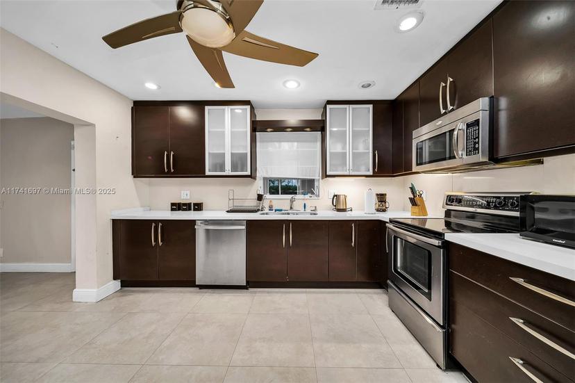 Picture of 2340 NE 192Nd St, Miami FL 33180