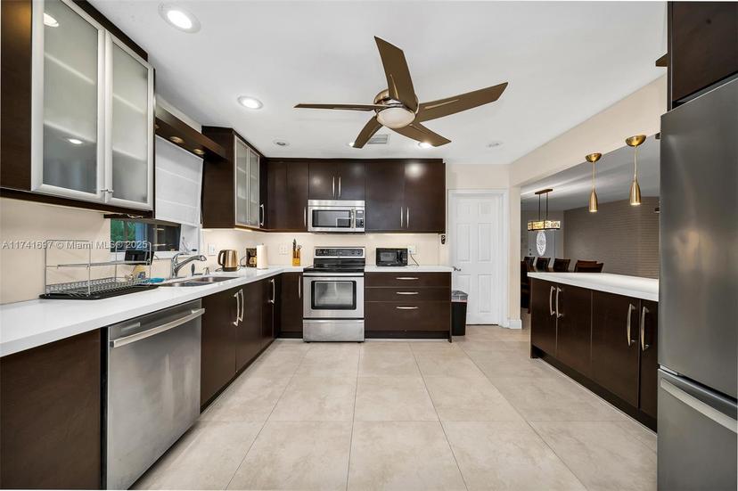 Picture of 2340 NE 192Nd St, Miami FL 33180
