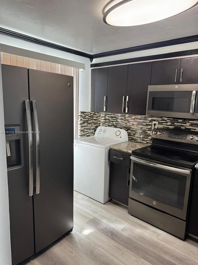 Picture of 10800 NW 7Th St # 3B, Miami FL 33172