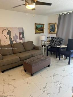 Picture of 9821 Sunrise Lakes Blvd # 112, Sunrise, FL 33322