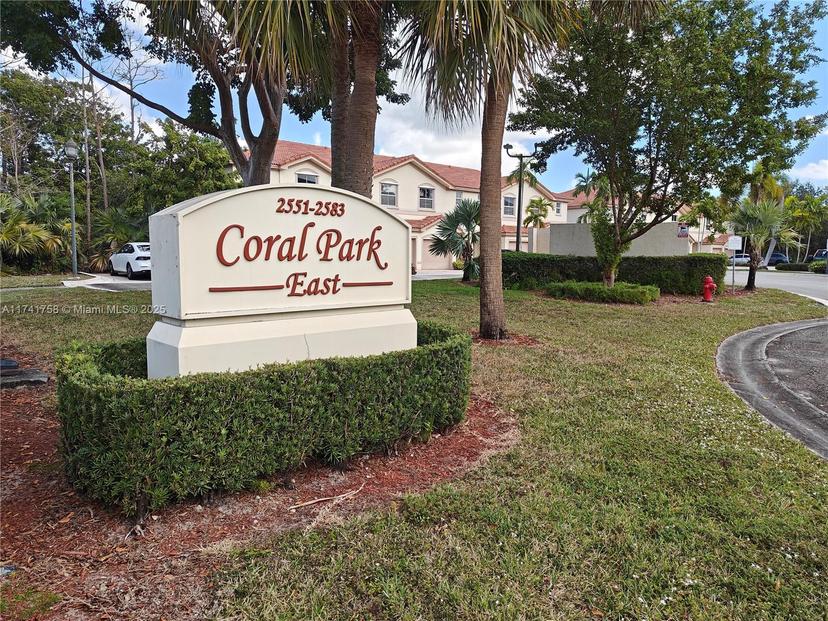 Picture of 2583 Riverside Dr # 2583, Coral Springs FL 33065