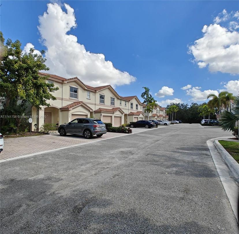 Picture of 2583 Riverside Dr # 2583, Coral Springs FL 33065