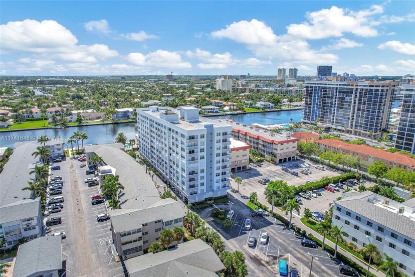 Picture of 3113 S Ocean Dr # 804, Hallandale Beach FL 33009