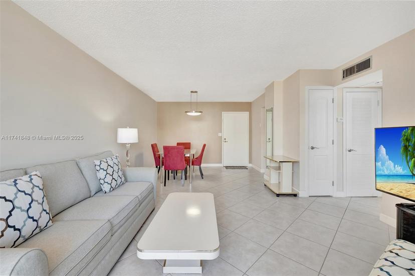 Picture of 3113 S Ocean Dr # 804, Hallandale Beach FL 33009