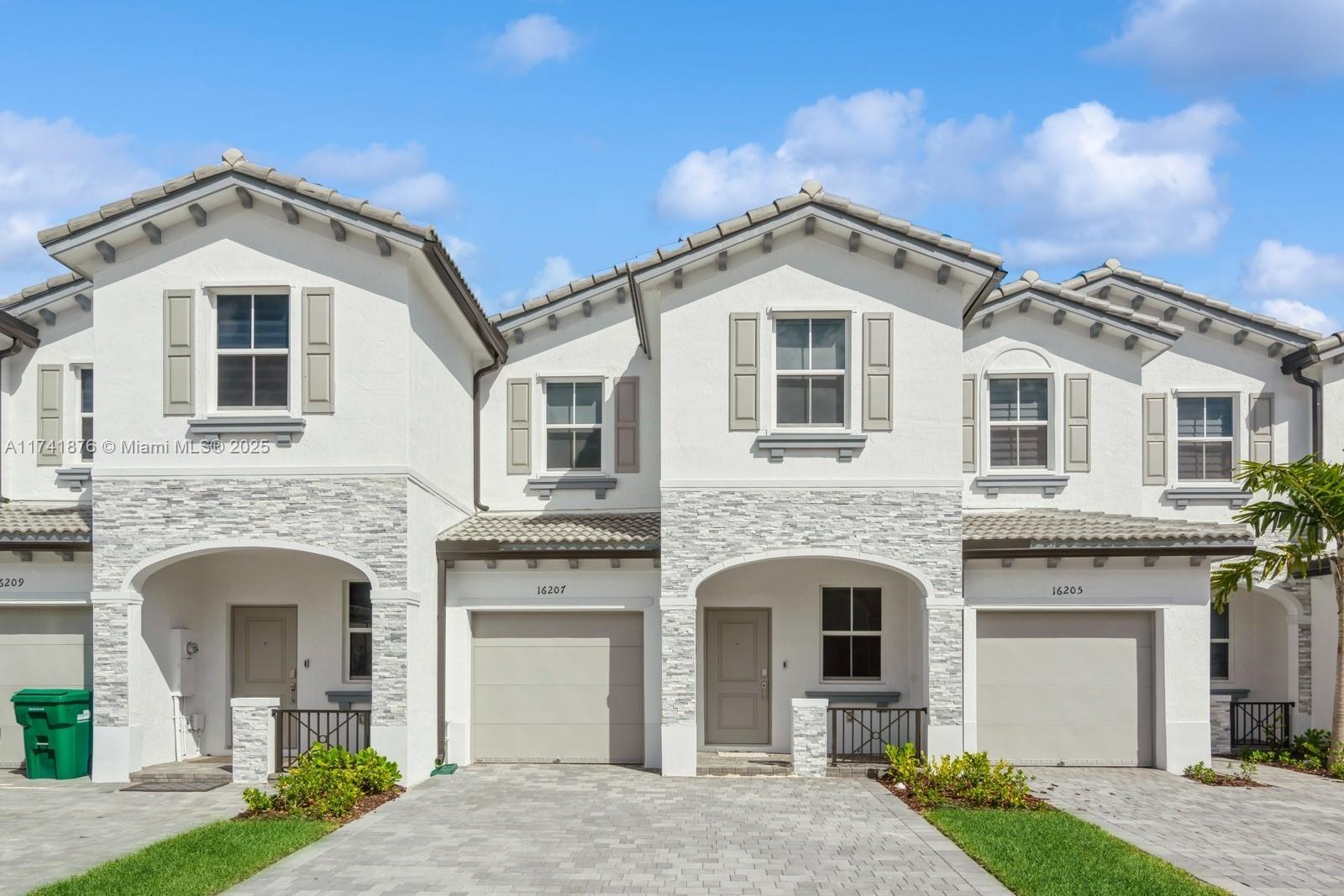 Picture of 16207 SW 288Th Ter, Homestead, FL 33033