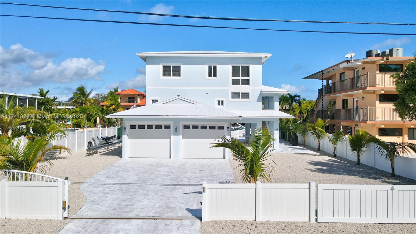 Picture of 48 S Andros Rd, Key Largo, FL 33037