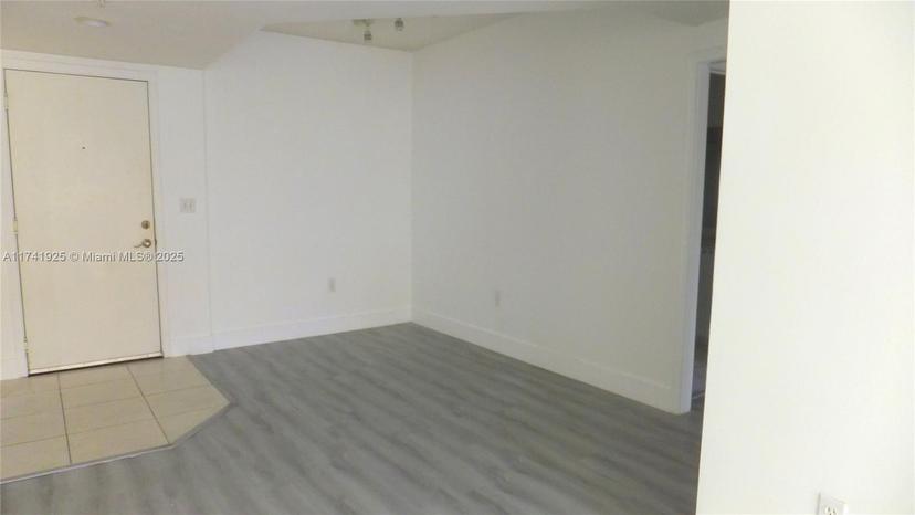 Picture of 2775 NE 187Th St # 329, Aventura FL 33180