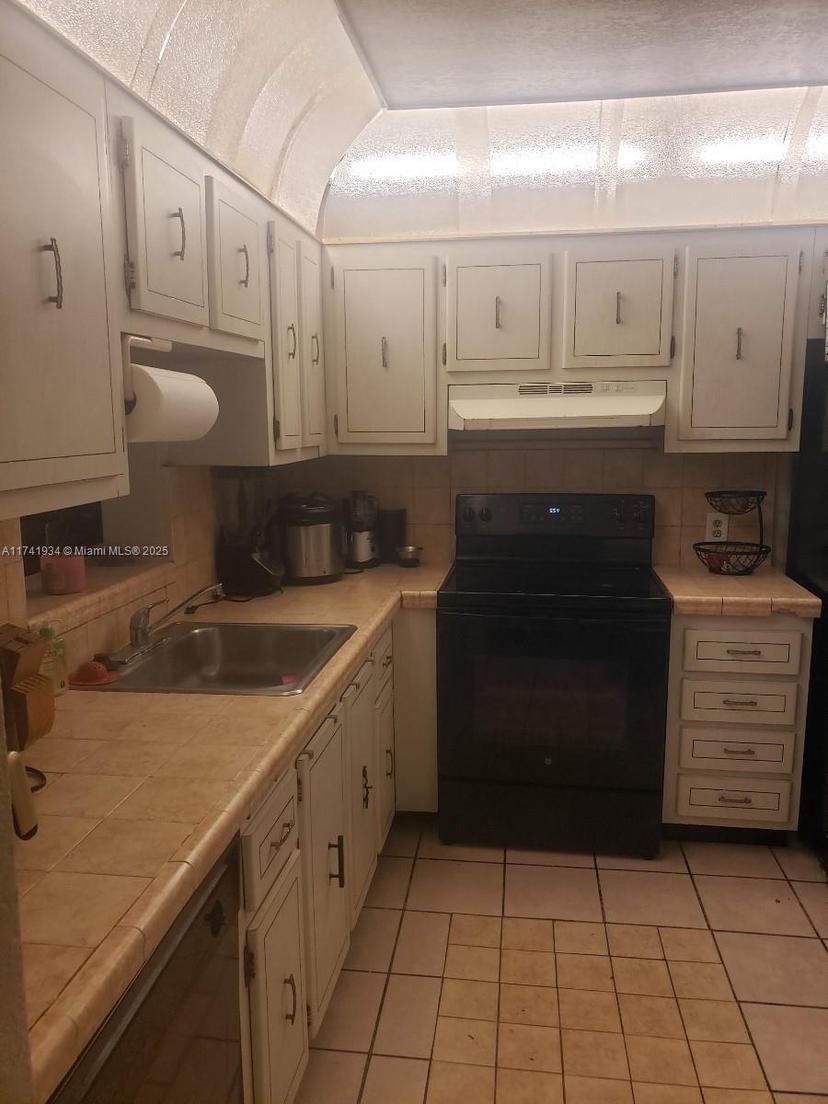 Picture of 11905 NE 2Nd Ave # C105, North Miami FL 33161