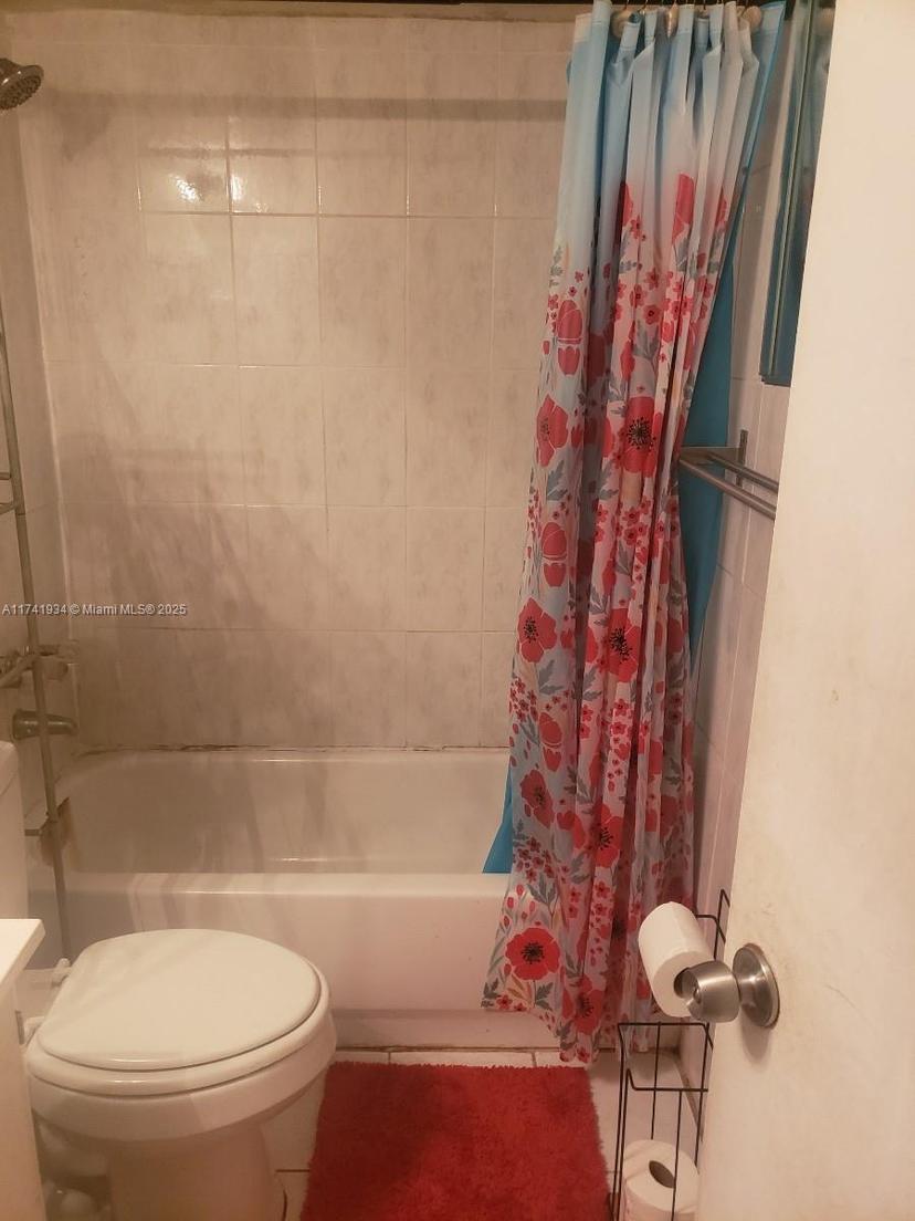Picture of 11905 NE 2Nd Ave # C105, North Miami FL 33161