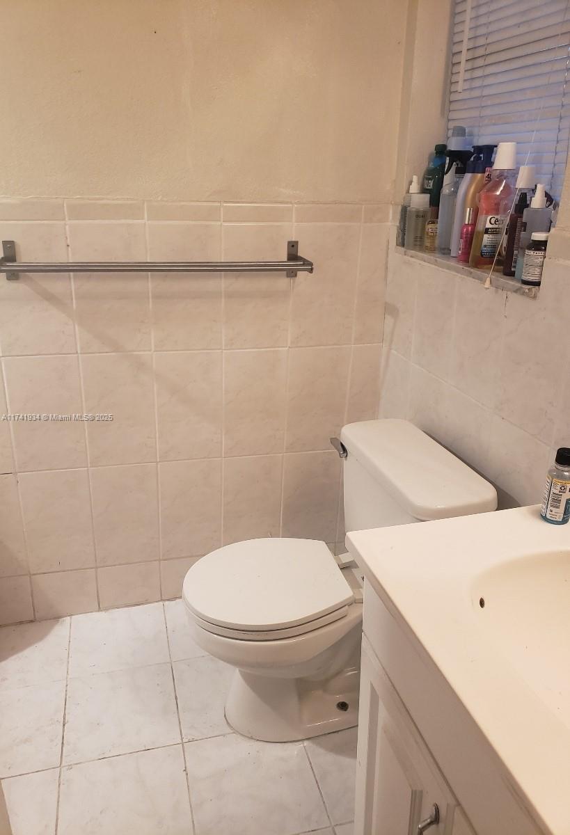 Picture of 11905 NE 2Nd Ave # C105, North Miami FL 33161