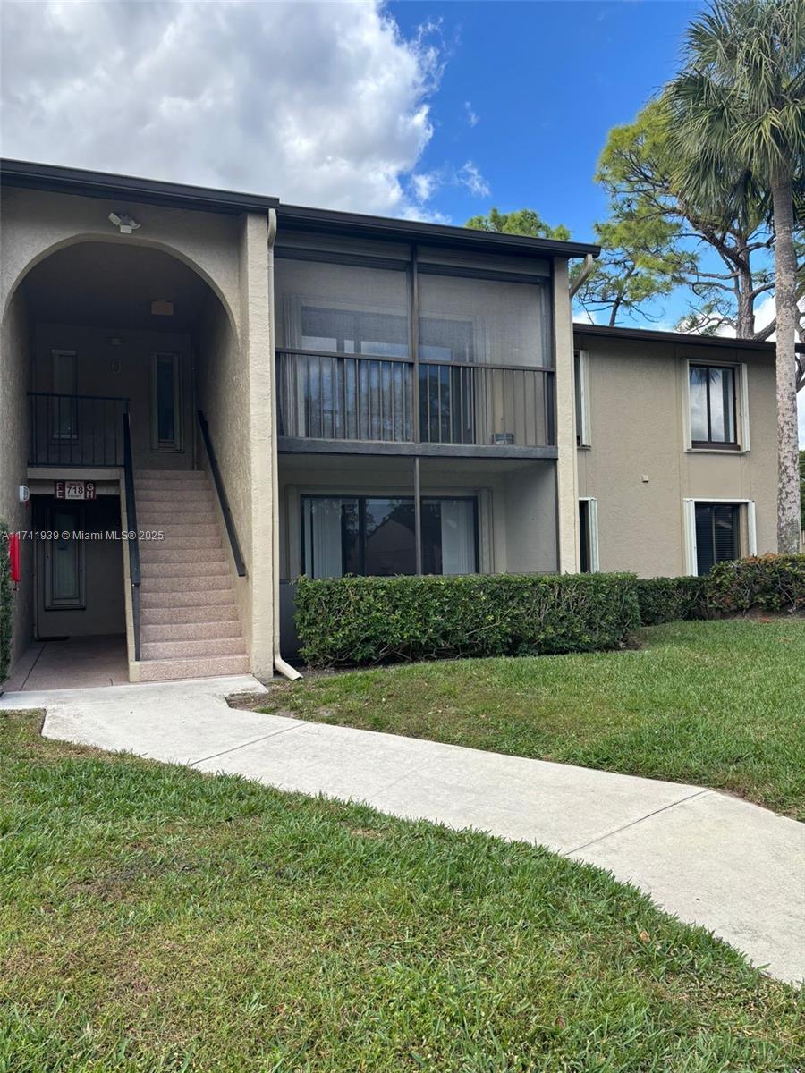 Picture of 718 Sunny Pine Way # H2, Green Acres, FL 33415