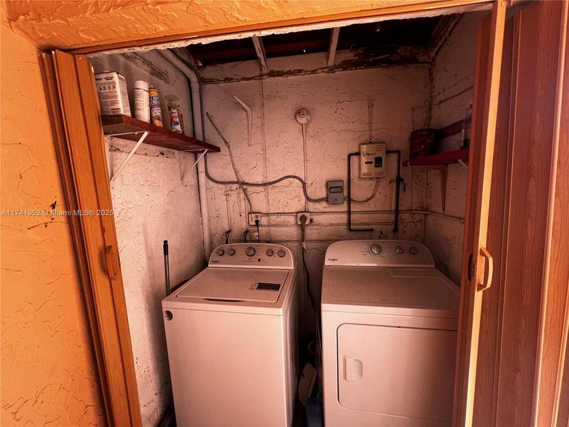 Picture of 4372 W 11Th Ln # 30, Hialeah FL 33012