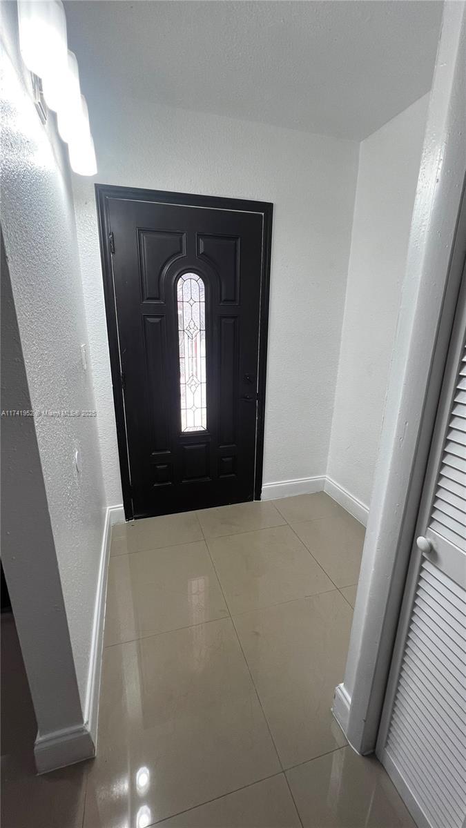 Picture of 4372 W 11Th Ln # 30, Hialeah FL 33012