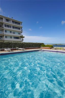 Picture of 1700 NE 105Th St # 512, Miami Shores, FL 33138