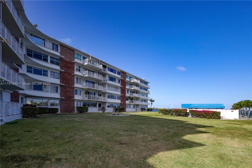 Picture of 1700 NE 105Th St # 512, Miami Shores FL 33138