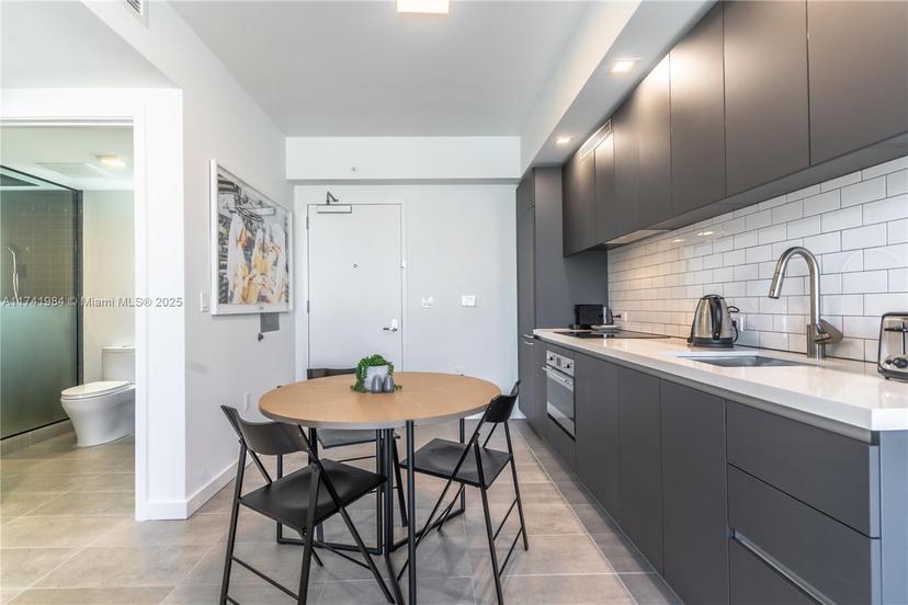 Picture of 227 NE 2Nd St # 2304, Miami FL 33132
