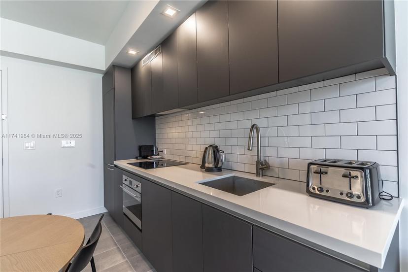 Picture of 227 NE 2Nd St # 2304, Miami FL 33132