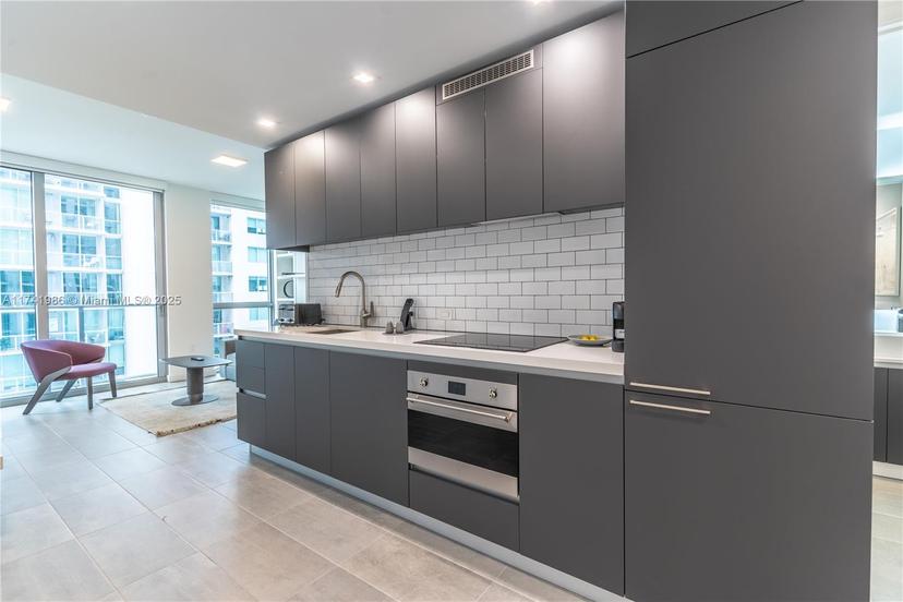 Picture of 227 NE 2Nd St # 2610, Miami FL 33132