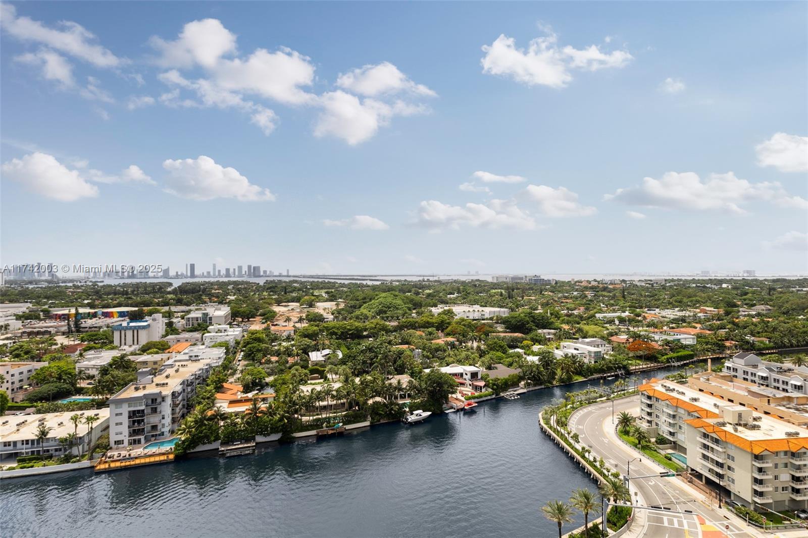 Picture of 2555 Collins Ave # 2210, Miami Beach, FL 33140