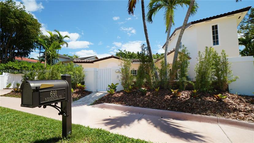 Picture of 691 Ridgewood Rd, Key Biscayne FL 33149