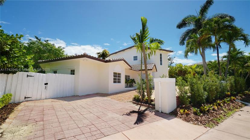 Picture of 691 Ridgewood Rd, Key Biscayne FL 33149