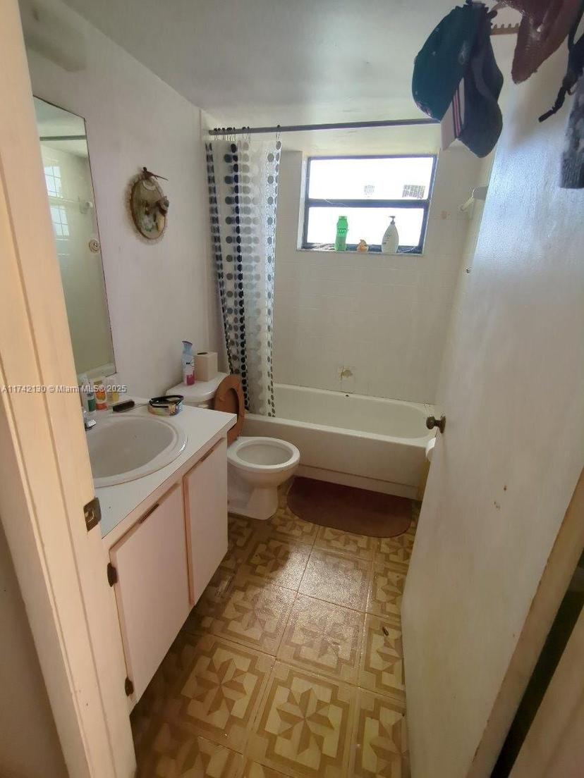 Picture of 14931 SW 104Th St # 12, Miami FL 33196