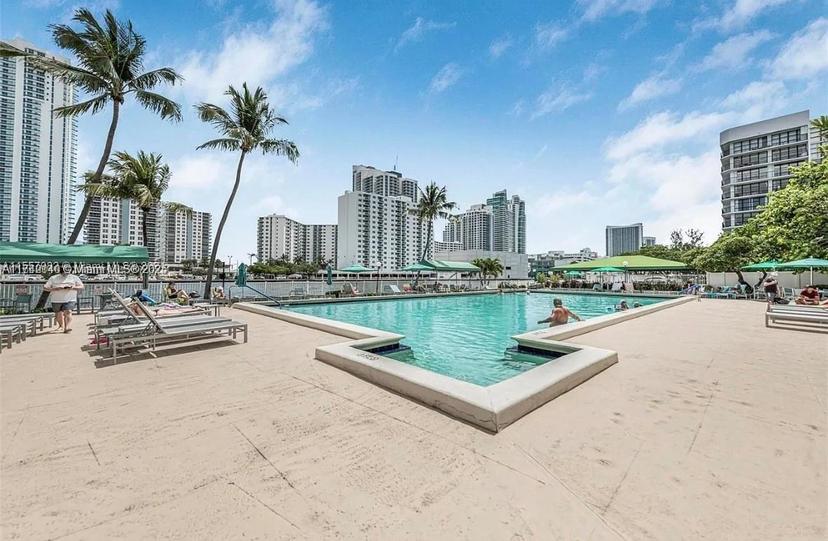 Picture of 1000 Parkview Dr # 226, Hallandale Beach FL 33009