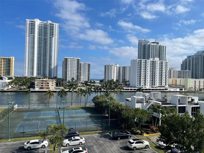 Picture of 1000 Parkview Dr # 226, Hallandale Beach FL 33009