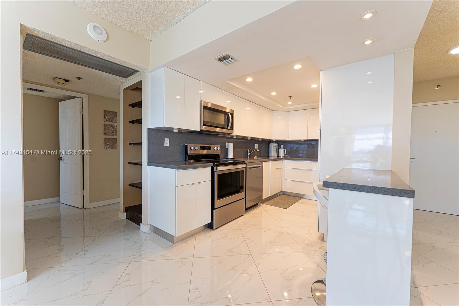 Picture of 20225 NE 34Th Ct # 818, Aventura, FL 33180