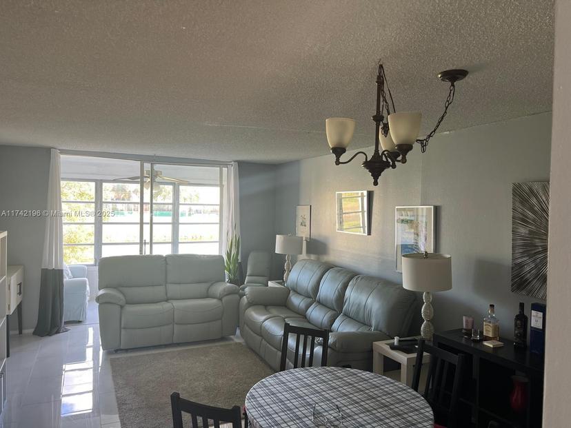 Picture of 8021 N Sunrise Lakes Dr # 203, Sunrise FL 33322
