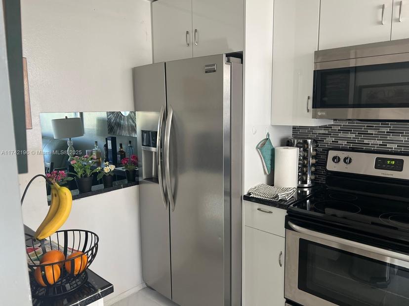 Picture of 8021 N Sunrise Lakes Dr # 203, Sunrise FL 33322