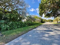 Picture of 194 NW 91St St, El Portal, FL 33150